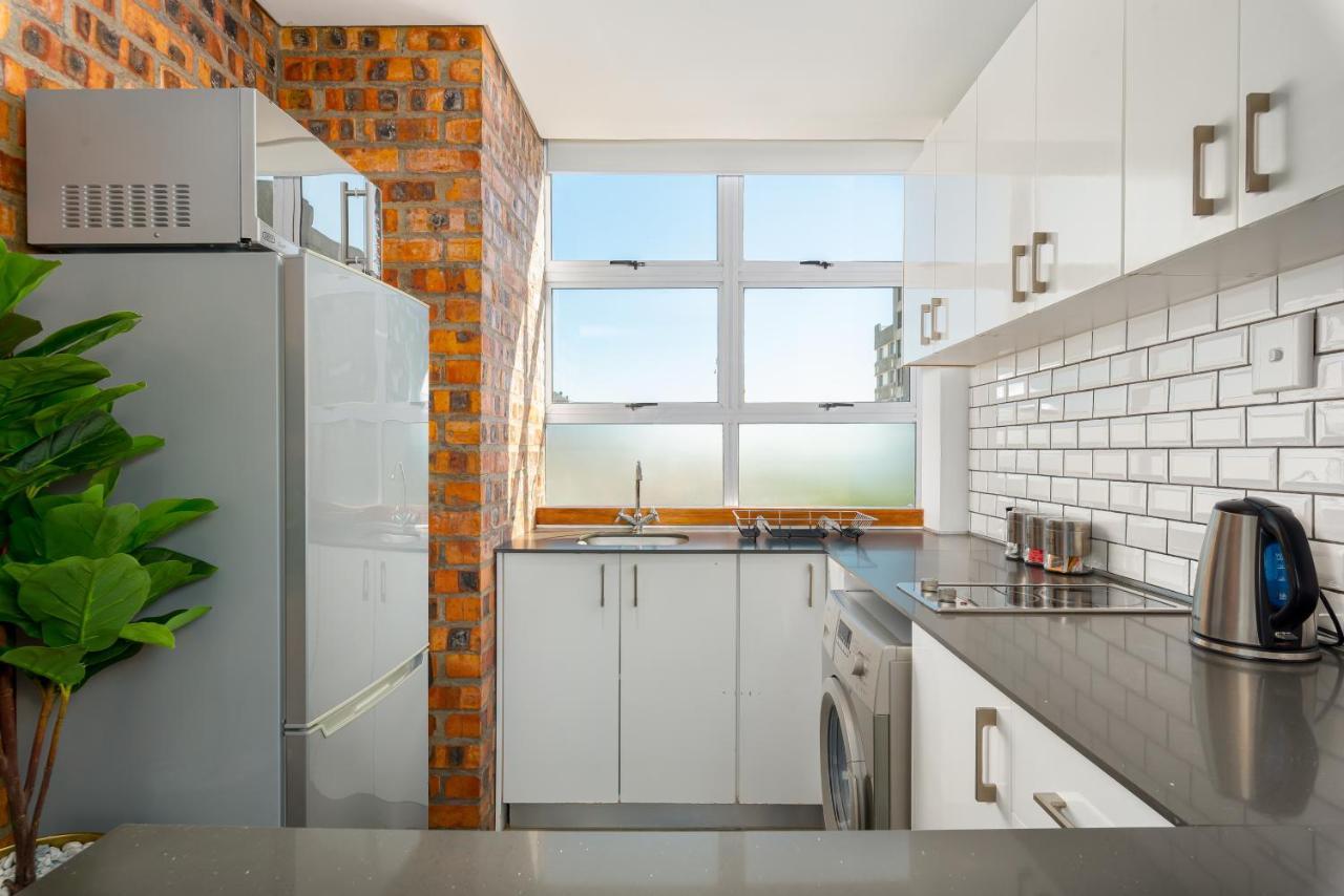 Montclair Apartments Kaapstad Buitenkant foto