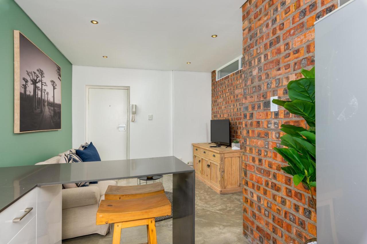 Montclair Apartments Kaapstad Buitenkant foto