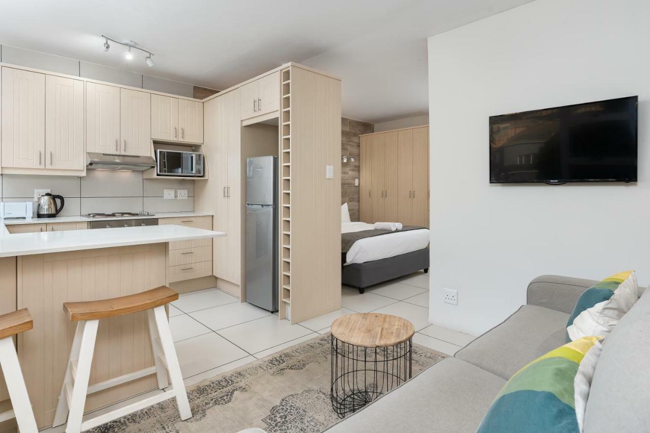 Montclair Apartments Kaapstad Buitenkant foto